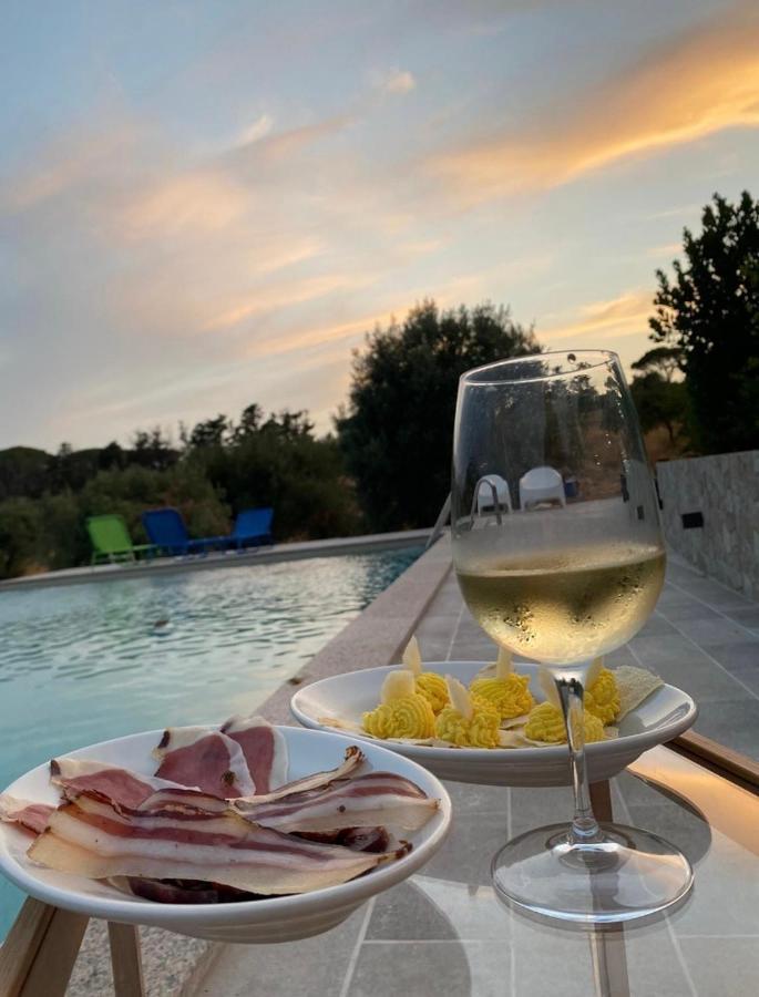 Agriturismo Is Conchisceddas Gonnosfanàdiga Exteriör bild