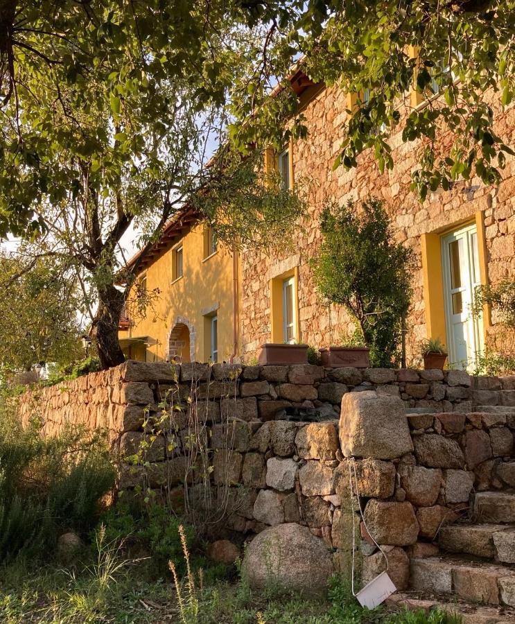 Agriturismo Is Conchisceddas Gonnosfanàdiga Exteriör bild