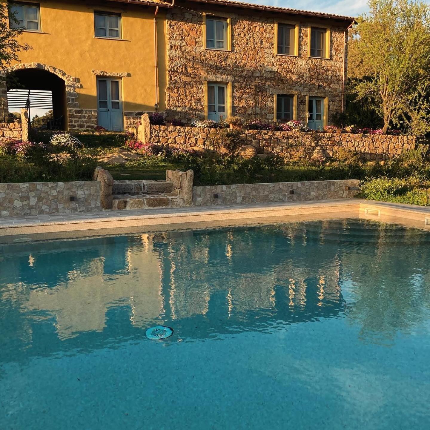 Agriturismo Is Conchisceddas Gonnosfanàdiga Exteriör bild
