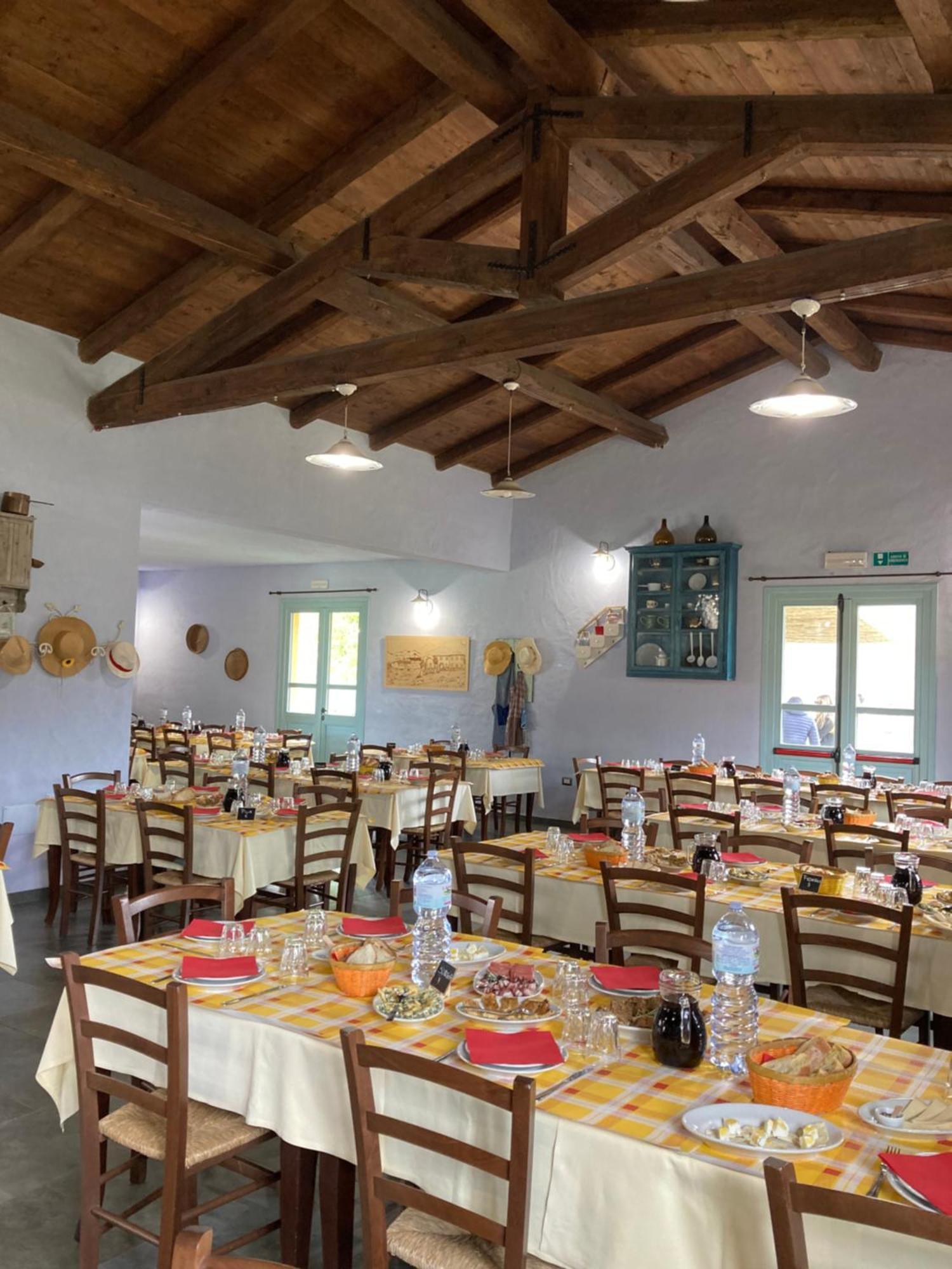 Agriturismo Is Conchisceddas Gonnosfanàdiga Exteriör bild