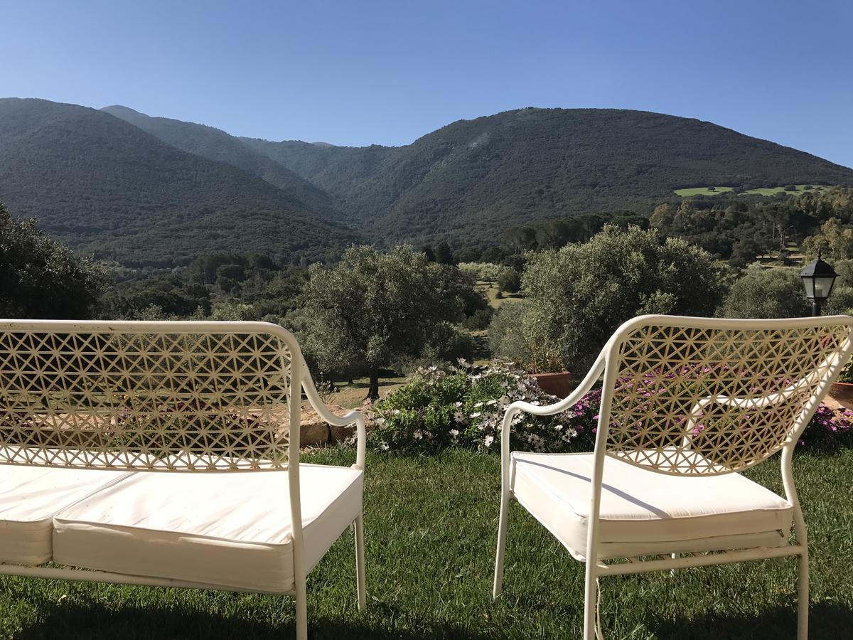 Agriturismo Is Conchisceddas Gonnosfanàdiga Exteriör bild