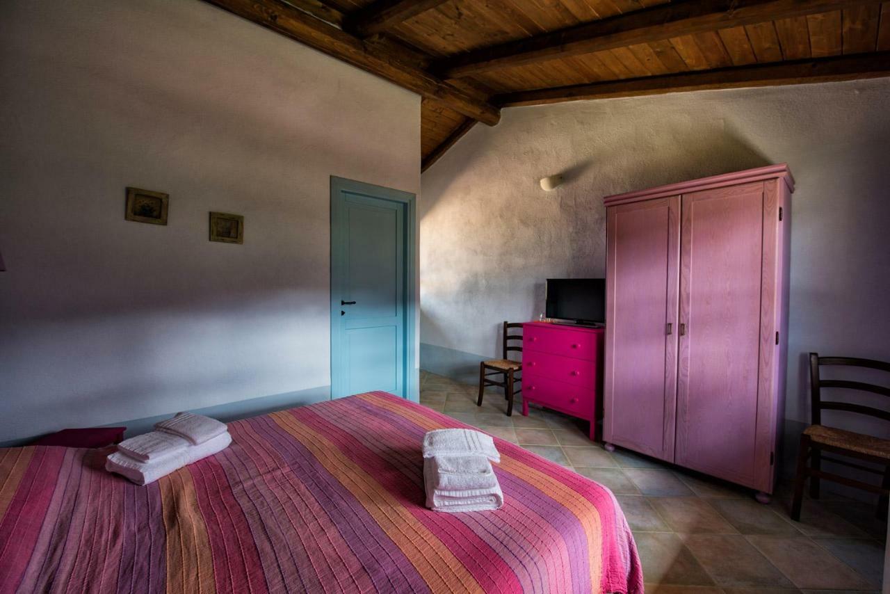 Agriturismo Is Conchisceddas Gonnosfanàdiga Exteriör bild